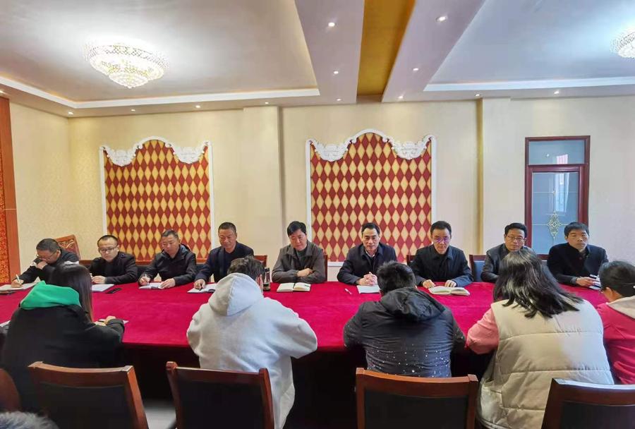 图片4：勠力同心  科学决策.jpg
